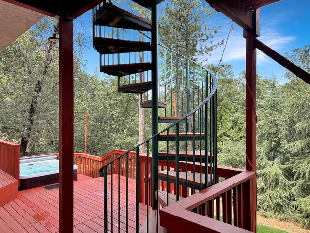 529 Greenwood Dr, Meadow Vista, CA 95722