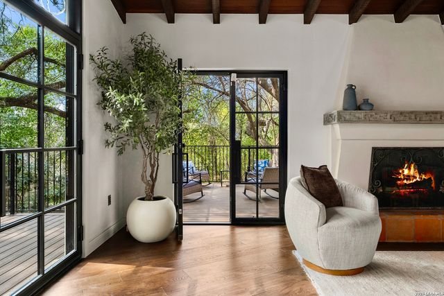 215 Canyon Dr, San Antonio, TX 78209