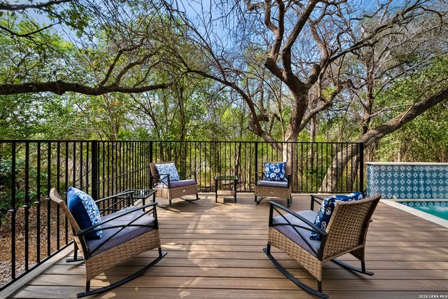 215 Canyon Dr, San Antonio, TX 78209