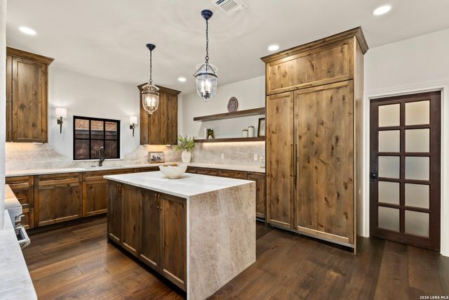 215 Canyon Dr, San Antonio, TX 78209