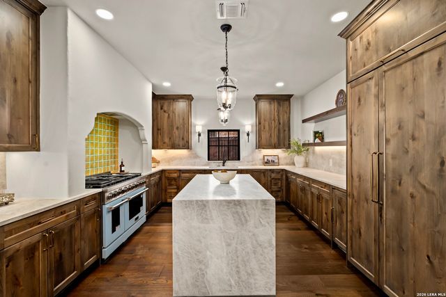 215 Canyon Dr, San Antonio, TX 78209