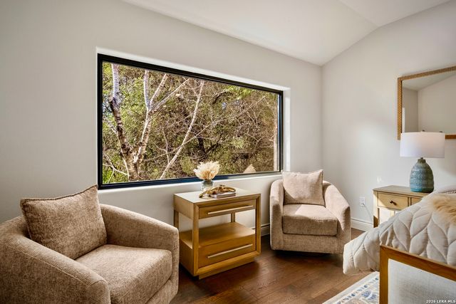 215 Canyon Dr, San Antonio, TX 78209