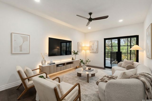 215 Canyon Dr, San Antonio, TX 78209