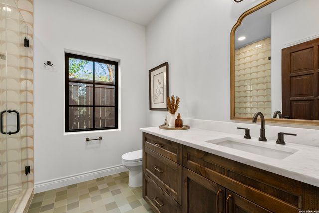 215 Canyon Dr, San Antonio, TX 78209