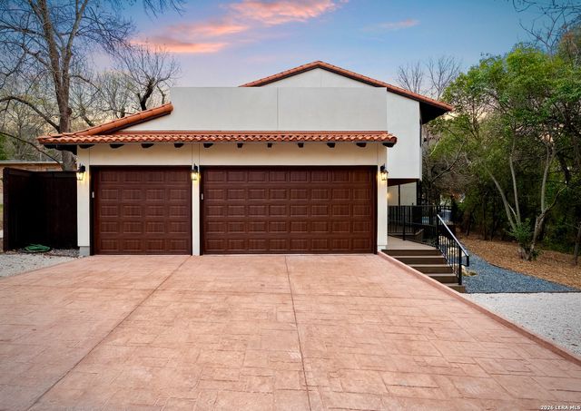 215 Canyon Dr, San Antonio, TX 78209