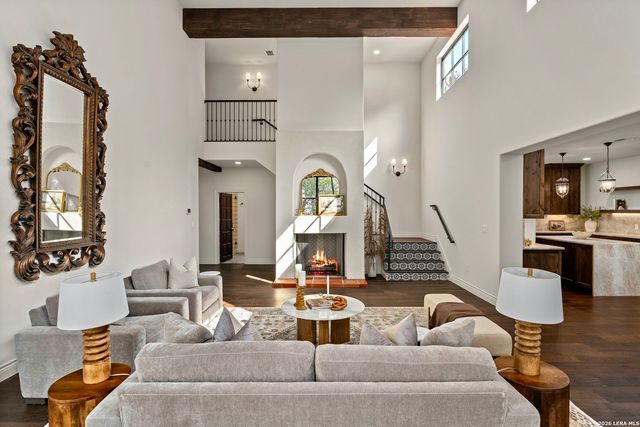 215 Canyon Dr, San Antonio, TX 78209