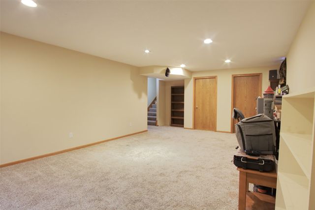 600 Sycamore Drive NW, Bondurant, IA 50035