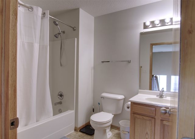 600 Sycamore Drive NW, Bondurant, IA 50035