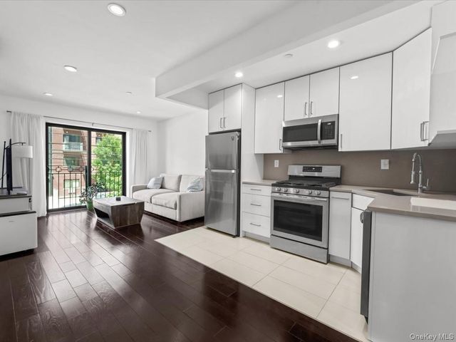 1440 31st Avenue 2F, Astoria, NY 11106