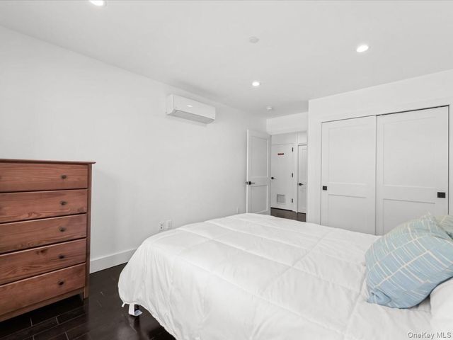 1440 31st Avenue 2F, Astoria, NY 11106
