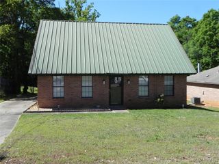 227 Gardenia Court, Prattville, AL 36067