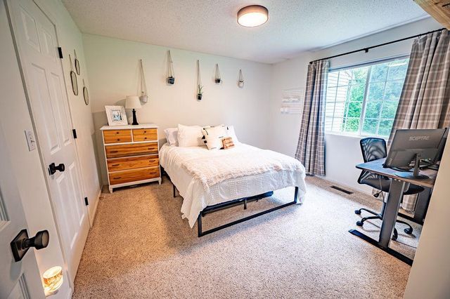 1352 Carriage Drive C, Hudson, WI 54016