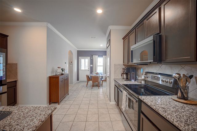 9220 Remington Drive, Aubrey, TX 76227