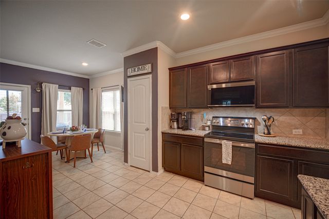 9220 Remington Drive, Aubrey, TX 76227