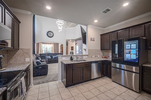9220 Remington Drive, Aubrey, TX 76227