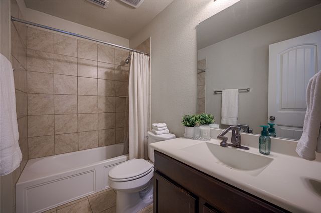 9220 Remington Drive, Aubrey, TX 76227