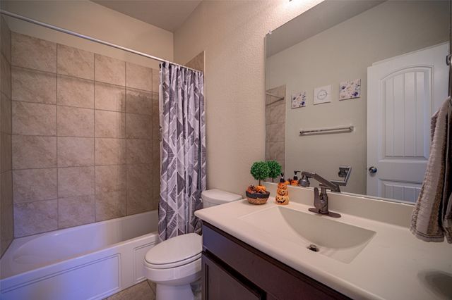 9220 Remington Drive, Aubrey, TX 76227
