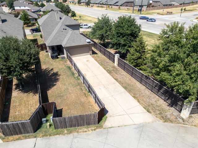 9220 Remington Drive, Aubrey, TX 76227