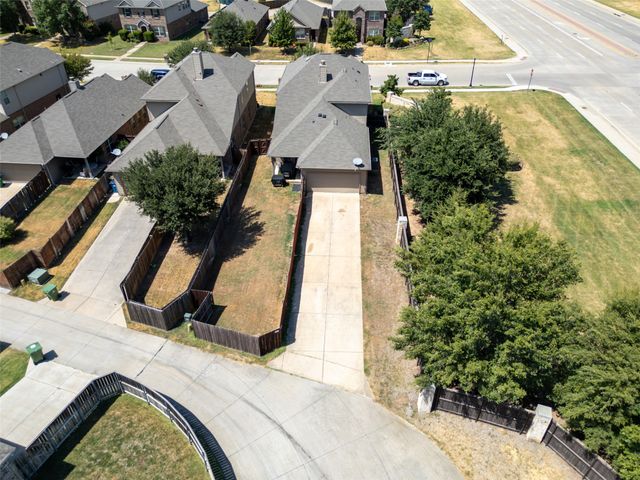 9220 Remington Drive, Aubrey, TX 76227
