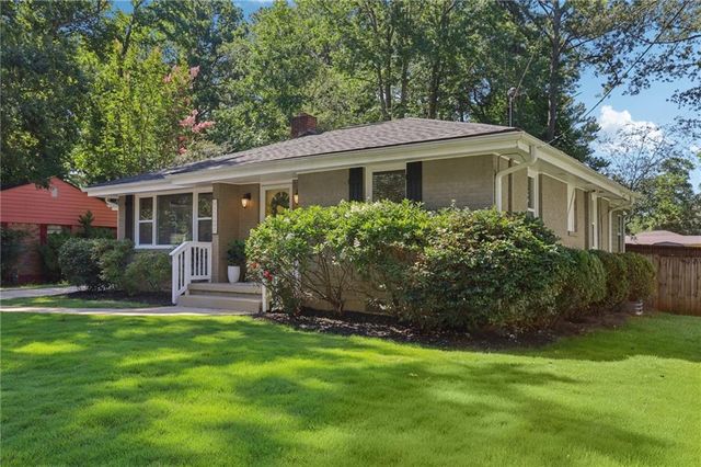 1088 Pinehurst SE Drive, Smyrna, GA 30080