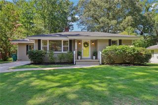 1088 Pinehurst SE Drive, Smyrna, GA 30080