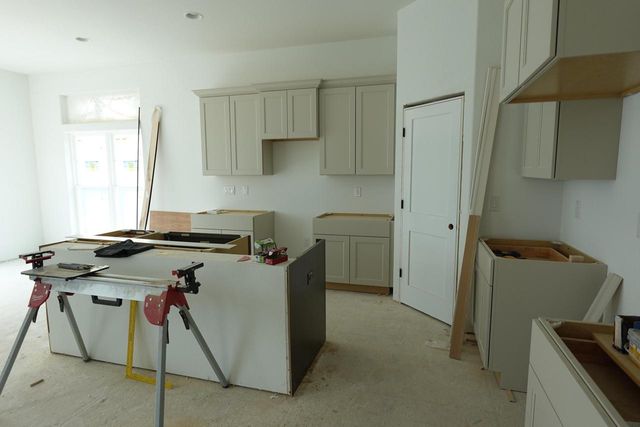 1343 Periwinkle PASS, Oconomowoc, WI 53066