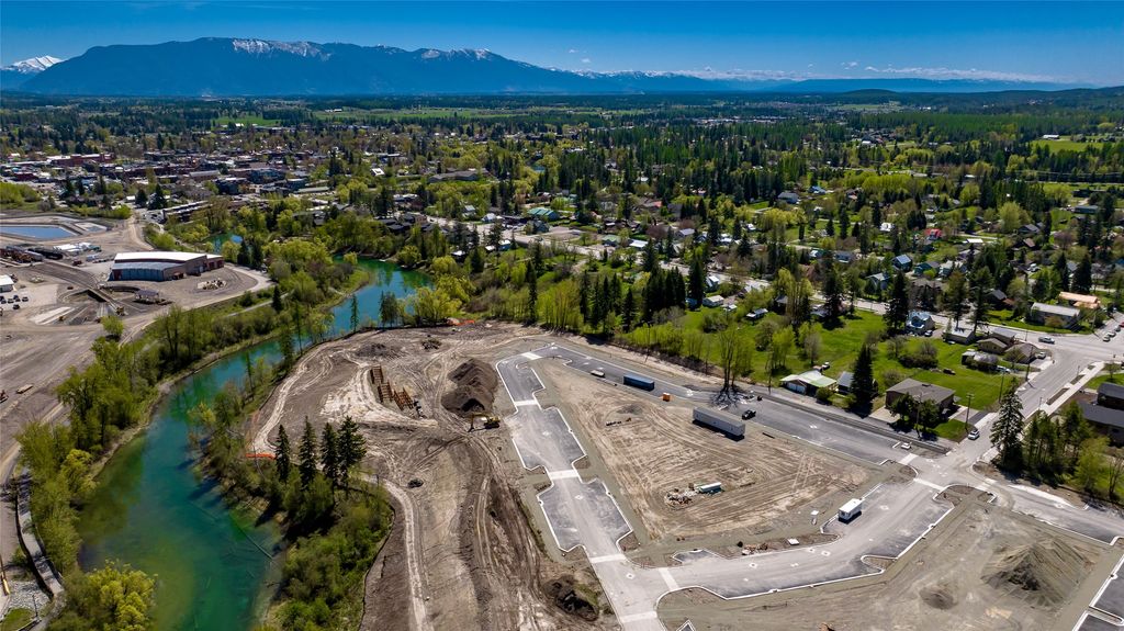 438 W 2nd Street, Whitefish, MT 59937 photo 4