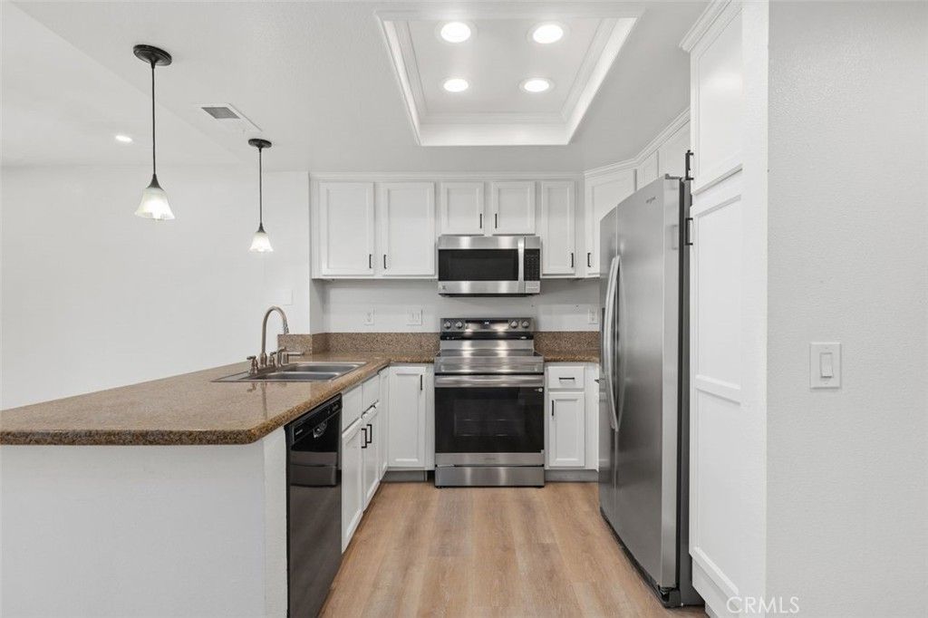 142 Stanford Court 71, Irvine, CA 92612 — photo 3
