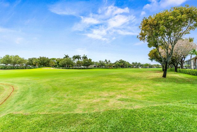 5142 Lake Catalina Drive B, Boca Raton, FL 33496