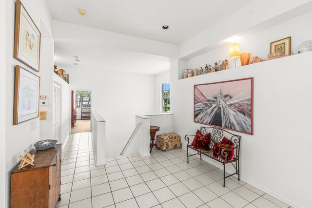 5142 Lake Catalina Drive B, Boca Raton, FL 33496