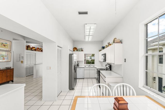 5142 Lake Catalina Drive B, Boca Raton, FL 33496