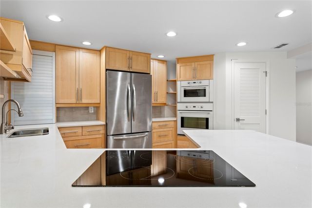 700 BEACH DRIVE NE 603, St Petersburg, FL 33701