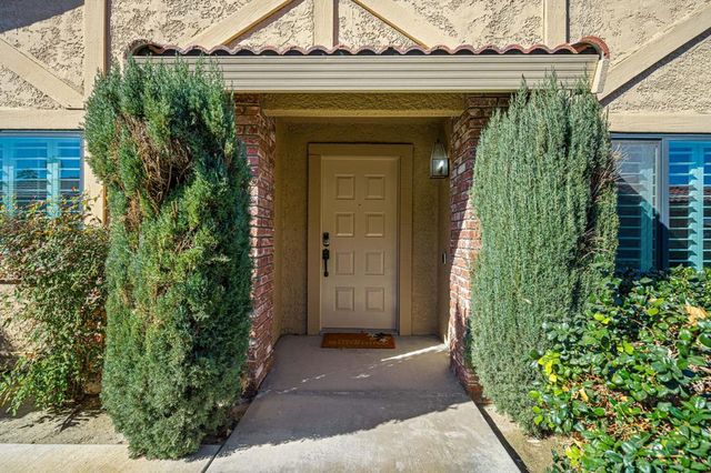 152 Camino Arroyo S, Palm Desert, CA 92260