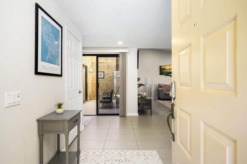 Image 10 of property listing at 152 Camino Arroyo S, Palm Desert, CA 92260