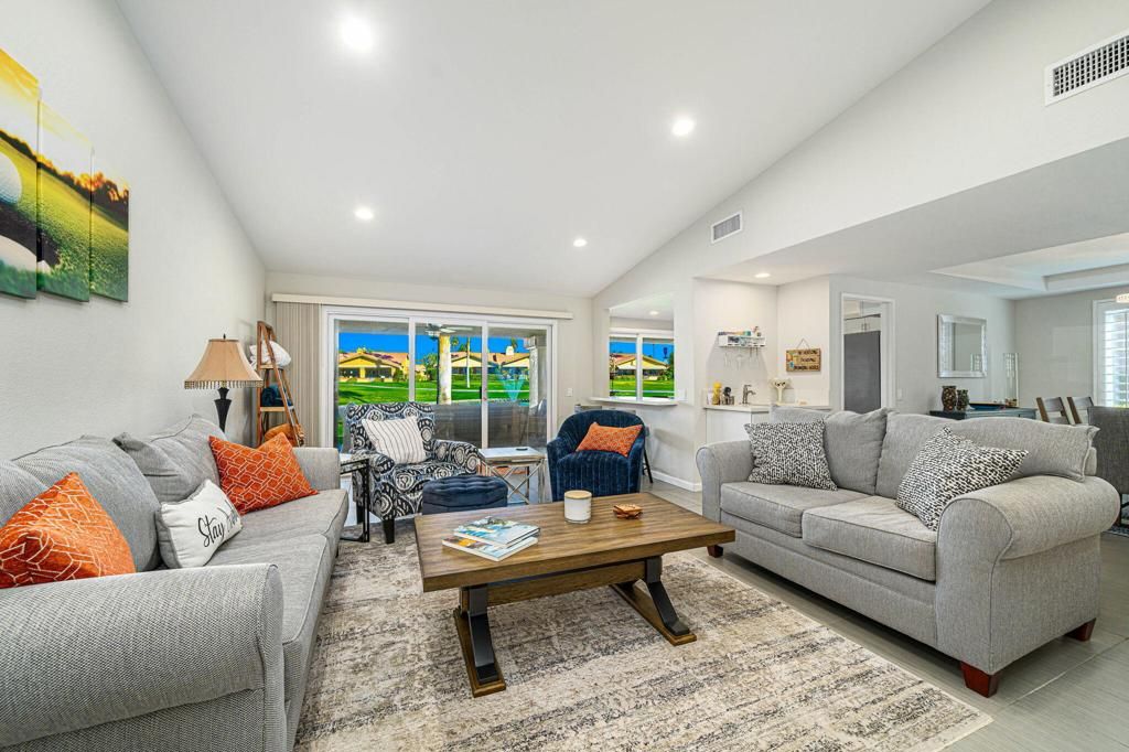Image 12 of property listing at 152 Camino Arroyo S, Palm Desert, CA 92260