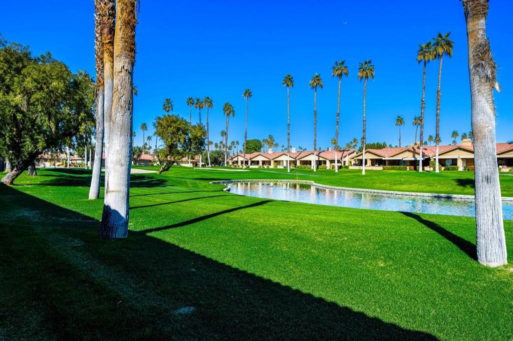 Image 4 of property listing at 152 Camino Arroyo S, Palm Desert, CA 92260