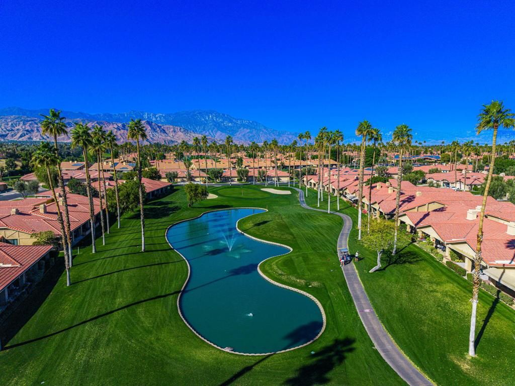 Image 5 of property listing at 152 Camino Arroyo S, Palm Desert, CA 92260