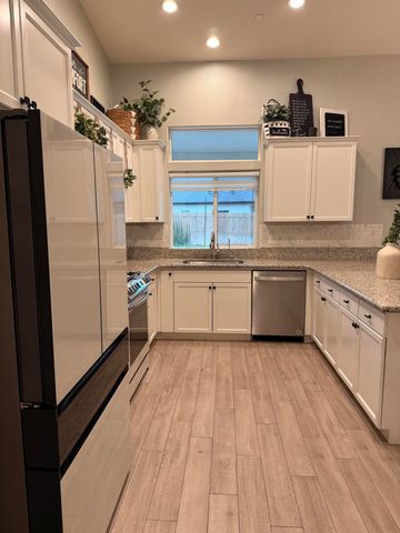 1895 W Date Avenue, Porterville, CA 93257