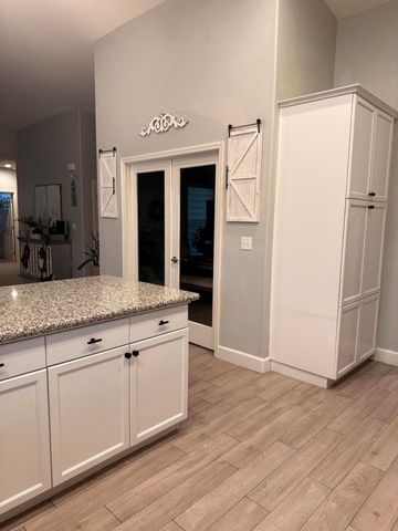 1895 W Date Avenue, Porterville, CA 93257