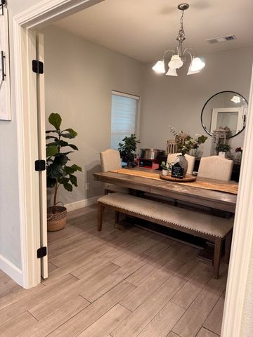 1895 W Date Avenue, Porterville, CA 93257