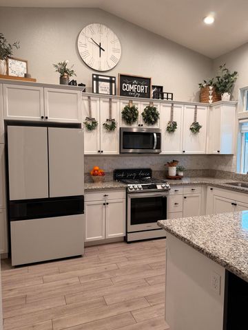 1895 W Date Avenue, Porterville, CA 93257