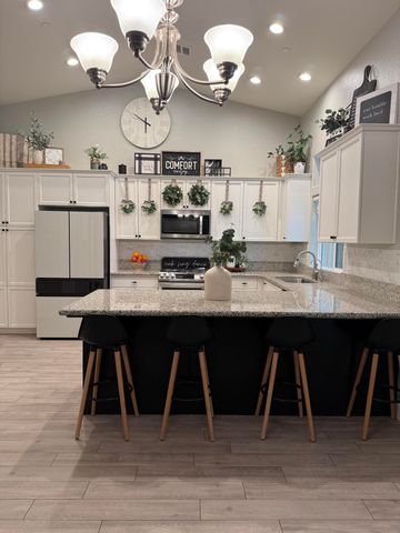 1895 W Date Avenue, Porterville, CA 93257