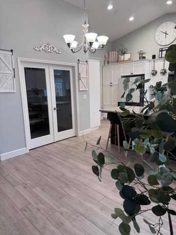 1895 W Date Avenue, Porterville, CA 93257