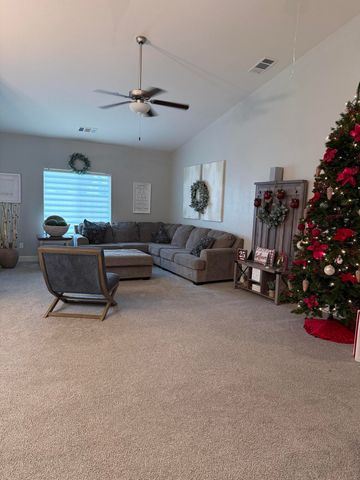 1895 W Date Avenue, Porterville, CA 93257