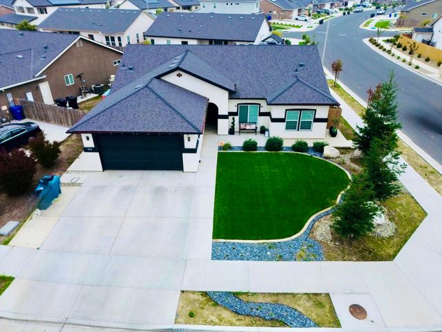 1895 W Date Avenue, Porterville, CA 93257