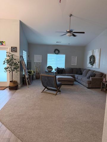 1895 W Date Avenue, Porterville, CA 93257