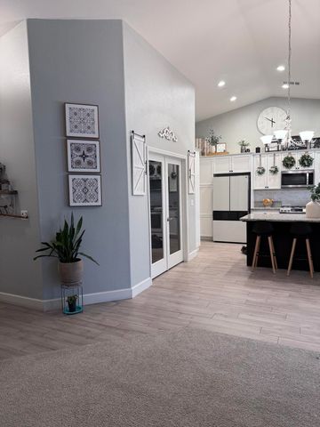 1895 W Date Avenue, Porterville, CA 93257