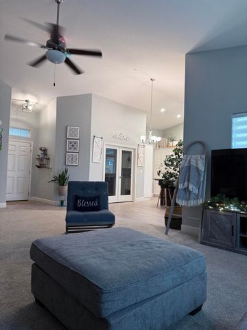 1895 W Date Avenue, Porterville, CA 93257