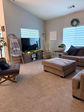 1895 W Date Avenue, Porterville, CA 93257