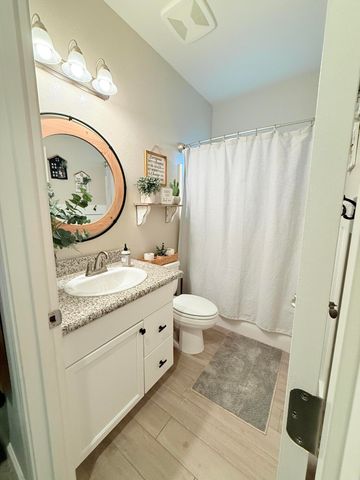 1895 W Date Avenue, Porterville, CA 93257